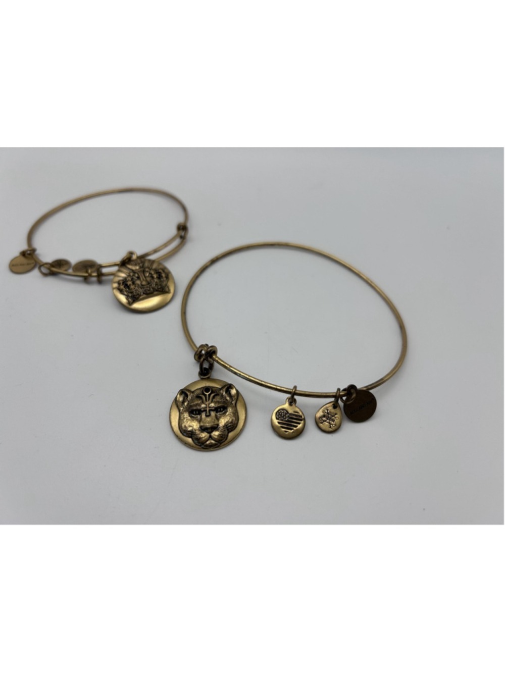 Bracelet Set Alex And Ani Gold Tone Bangle Lion Flag Charm Wild Heart 8 In - Picture 5 of 10